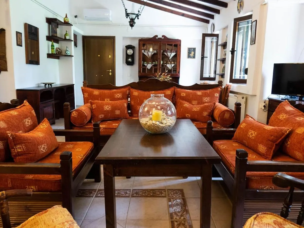 بيت للعطل Sani Traditional Forest Villa اليونان